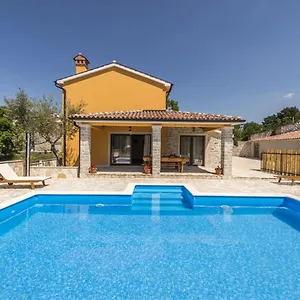  Villa Spacious Four-bedroom Marija